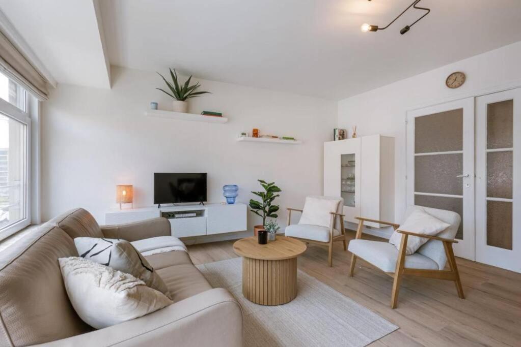 Hugo By The Harbor, Light-Filled And Centrally Located Apartment - Free Parking Ostend Exterior foto