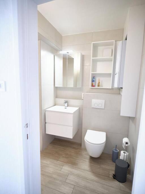 Hugo By The Harbor, Light-Filled And Centrally Located Apartment - Free Parking Ostend Exterior foto