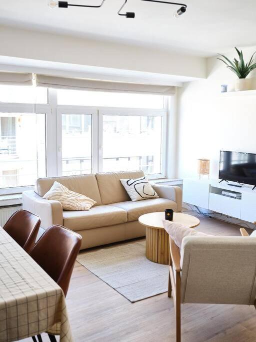 Hugo By The Harbor, Light-Filled And Centrally Located Apartment - Free Parking Ostend Exterior foto
