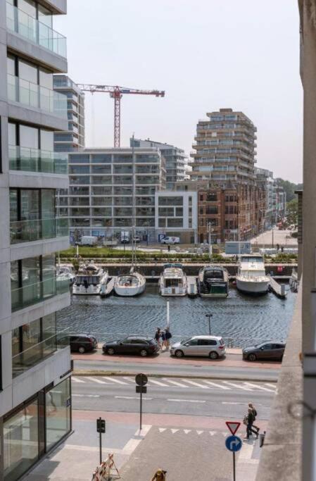 Hugo By The Harbor, Light-Filled And Centrally Located Apartment - Free Parking Ostend Exterior foto